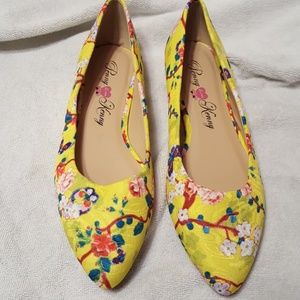 Nein floral flats
